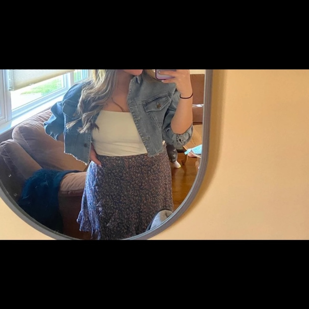 Cropped Jean Jacket - Picture 2 of 2